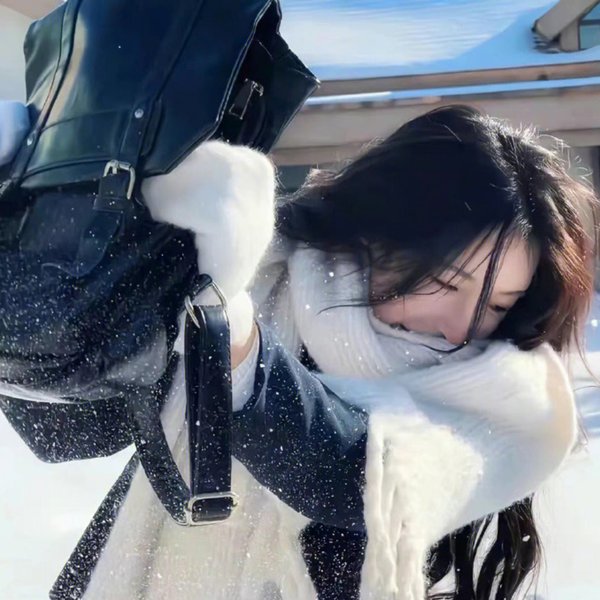 蒙面纱的男子